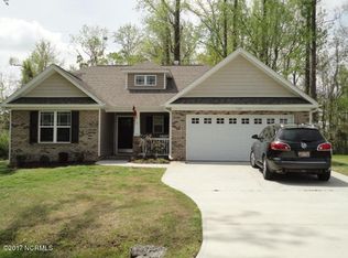 206 Red Shoulder Ln, New Bern, NC 28560
