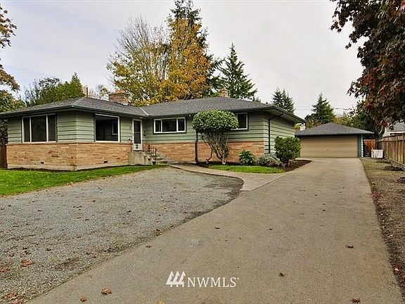 3rd image of 12046 Greenwood Ave N