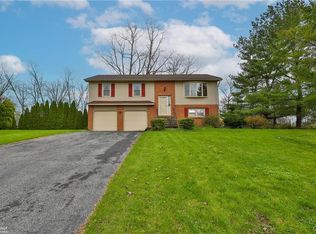 3110 Seiples Station Rd, Whitehall, PA 18052