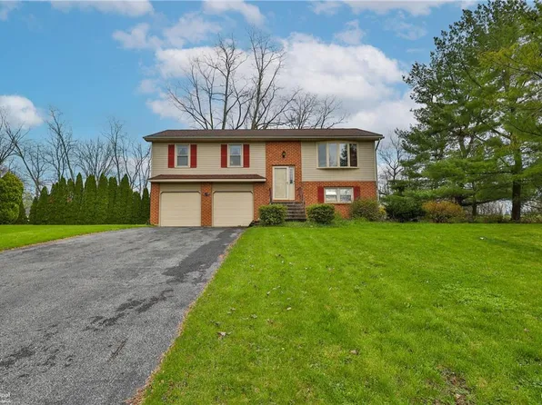 3110 Seiples Station Rd, Whitehall, PA 18052