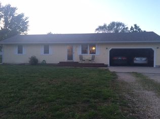 910 NE Rosewood Ter, Topeka, KS 66617
