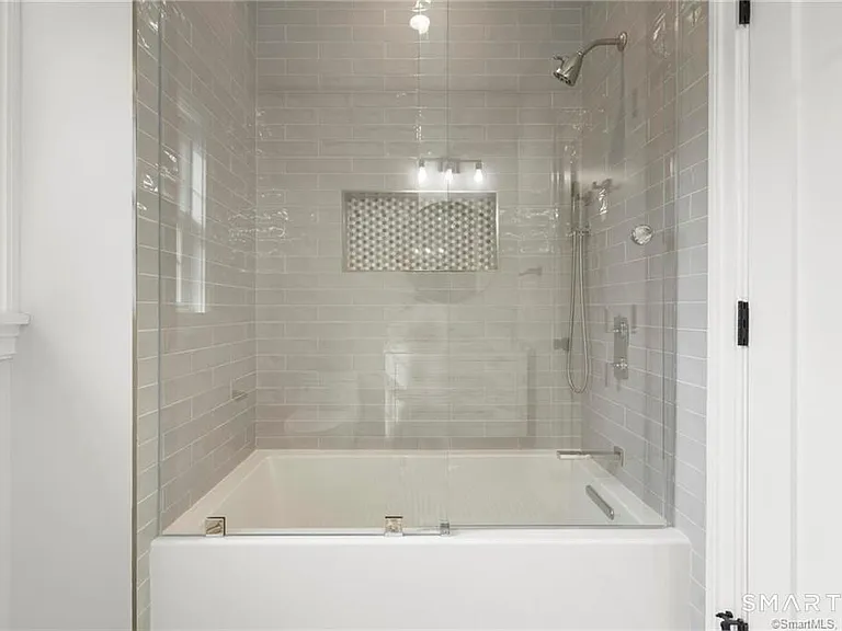 5 Shaw Ave — Photo 30