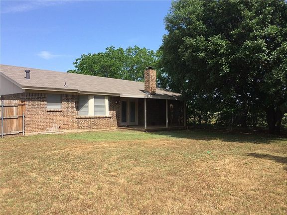 2nd image of 400 Julie Dr