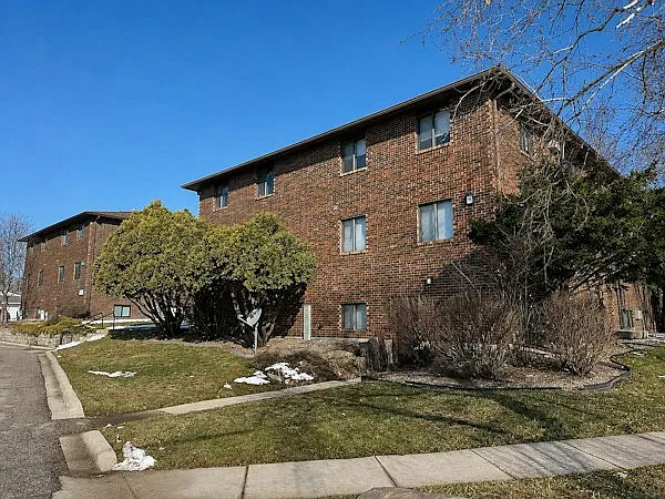 Mason City 32-Unit (Plymouth Road Apartments) — Photo 1