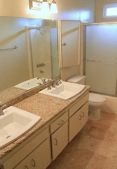 2110 Farrell Ave #8 — Photo 3