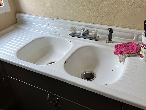5th image of 150 14th Ave S #152