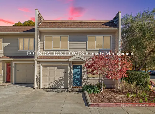 28 Mariner Green Dr Photo 1