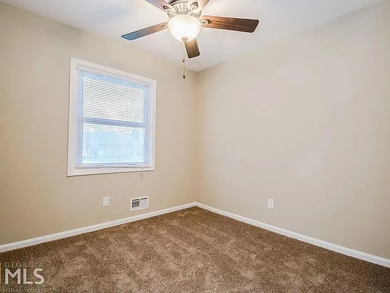 537 Reba Rd — Photo 18
