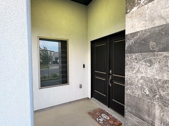 3rd image of 1616 Fresnillo Dr