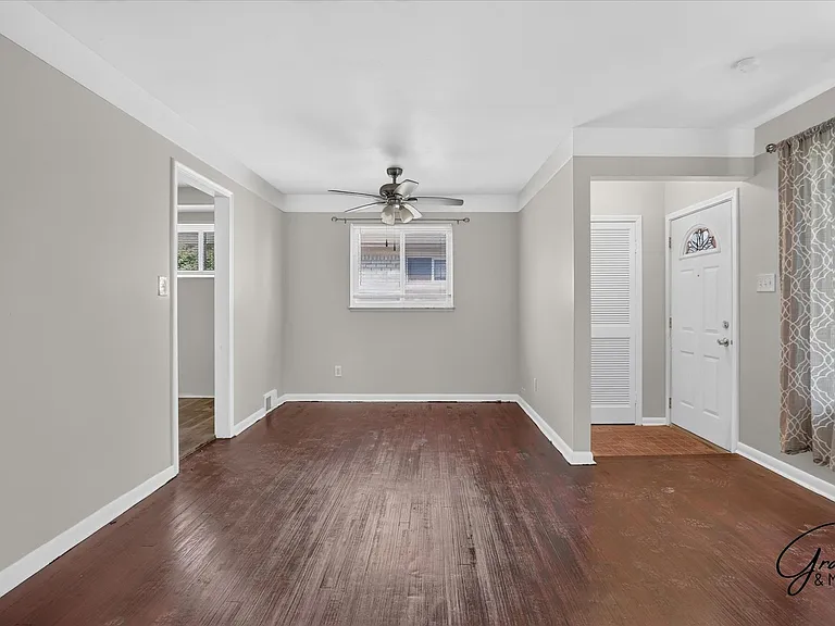 1619 Progress Ave — Photo 3