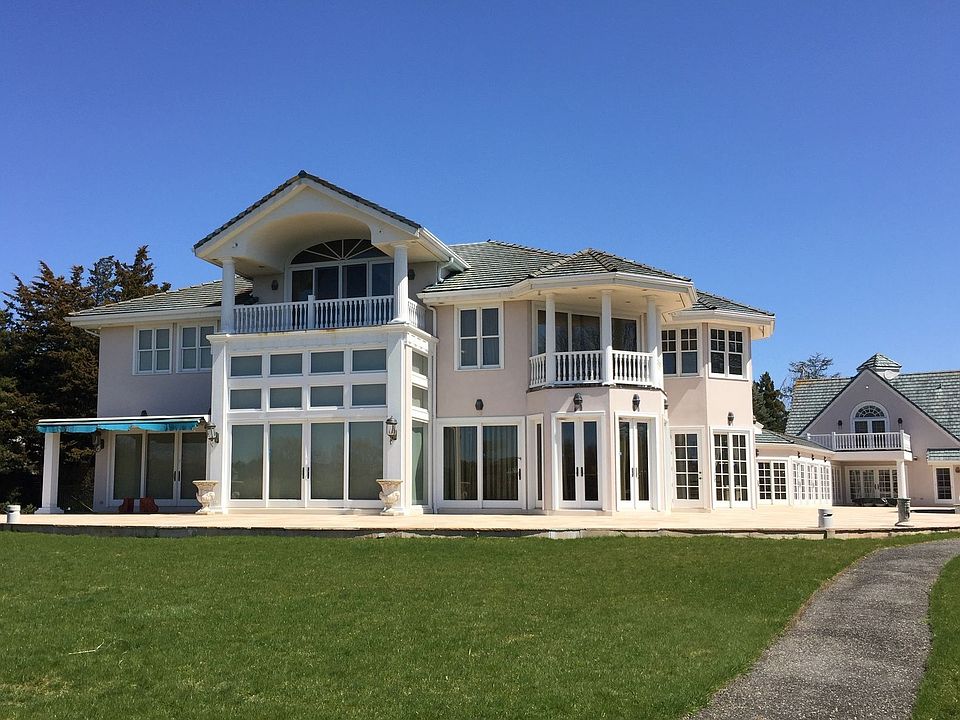 1st image of 82 Bay Ln