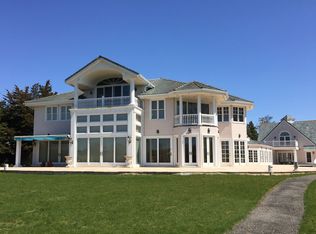 82 Bay Ln, Water Mill, NY 11976