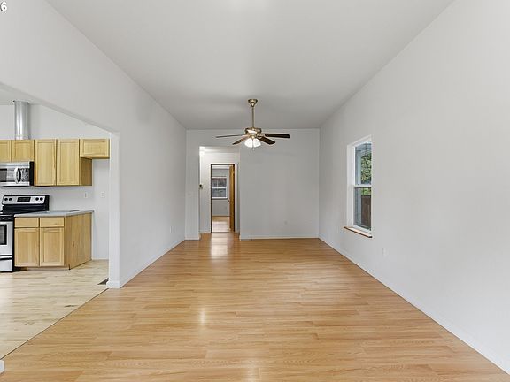 4th image of 6334 NE Hassalo St