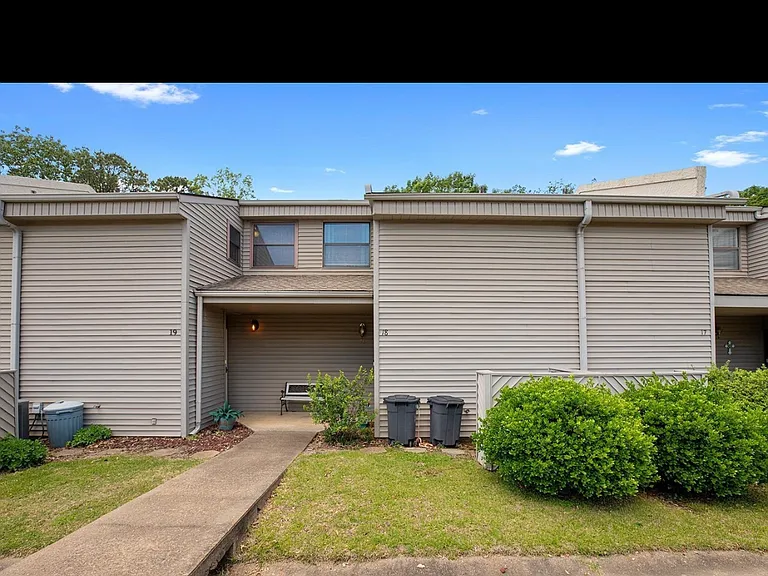 135 Hillview Dr #18 — Photo 8