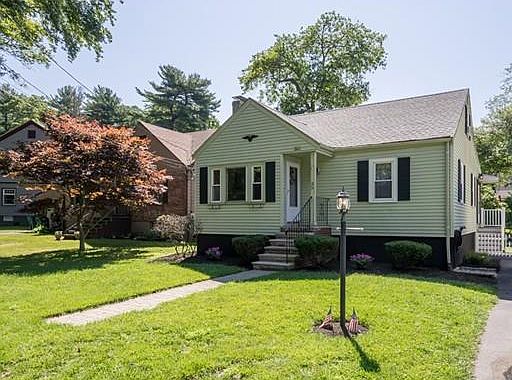 1st image of 35 Glen Ave