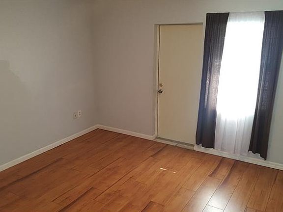 5th image of 115 W Cedarwood Cir