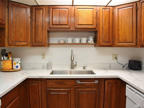 5th image of 3030 80th Ave SE Unit 104