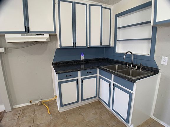 2nd image of 720 NE 34th Ter