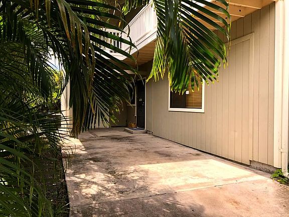 3rd image of 76-6125 Royal Poinciana Way