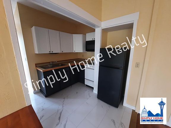 3rd image of 1819 Capitol Way S #78d0fd2e8