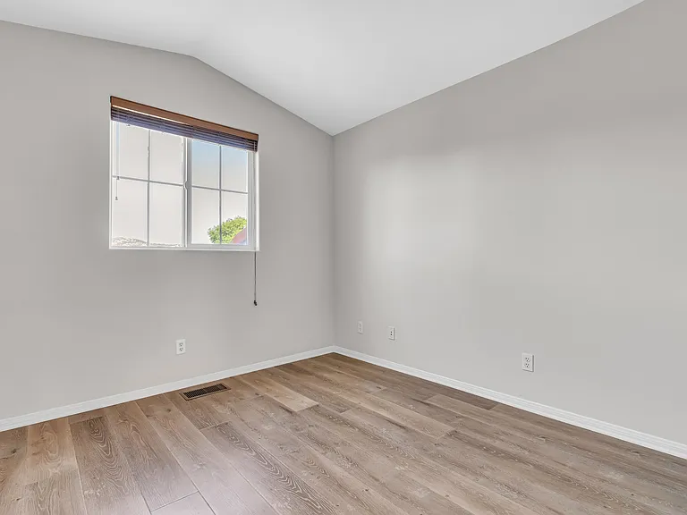 315 Westlake Vista Ln — Photo 40