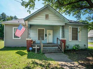 1105 N Bolivar St, Marshall, TX 75670