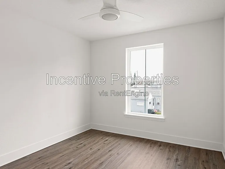 431 Braddock Ave — Photo 13