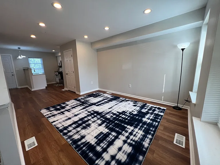 5301 Maple Ave — Photo 17