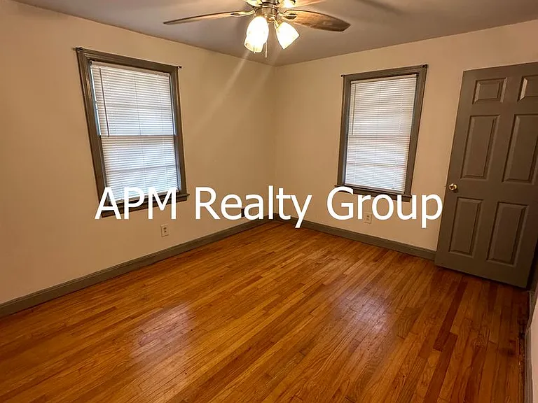 1421 Adella St — Photo 6