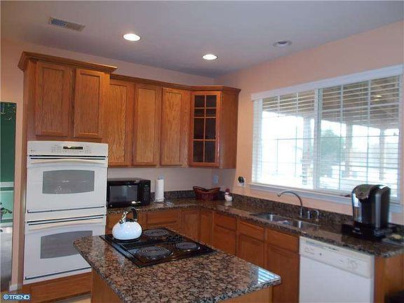 3rd image of 108 Lorraine Dr