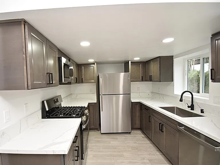 3445 Newton Ave — Photo 7