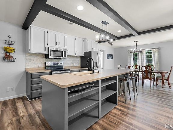 3rd image of 1106 County Road 335