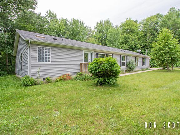 2nd image of 22270 Crockery Woods Rd