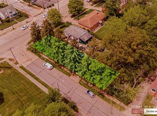 4669 Lee Rd, Cleveland, OH 44128