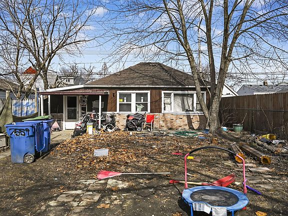 3rd image of 7559 Toepfer Rd