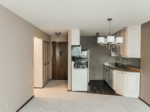 3rd image of 1440 Randolph Ave #111