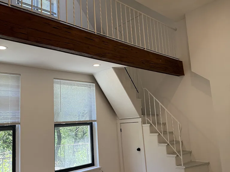 1353 N State Pkwy #4A — Photo 3