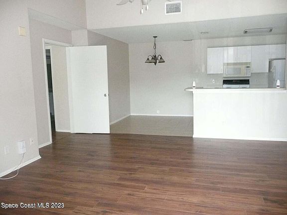 3rd image of 1870 Long Iron Dr APT 1221