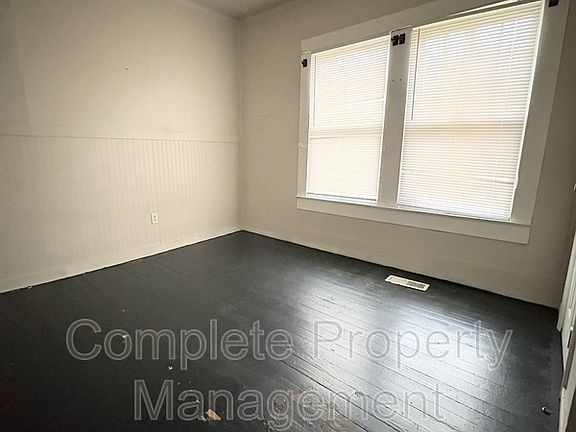 4th image of 4029 44th Ave N #1