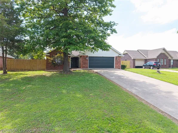 109 Claretta Dr, Roland, OK 74954