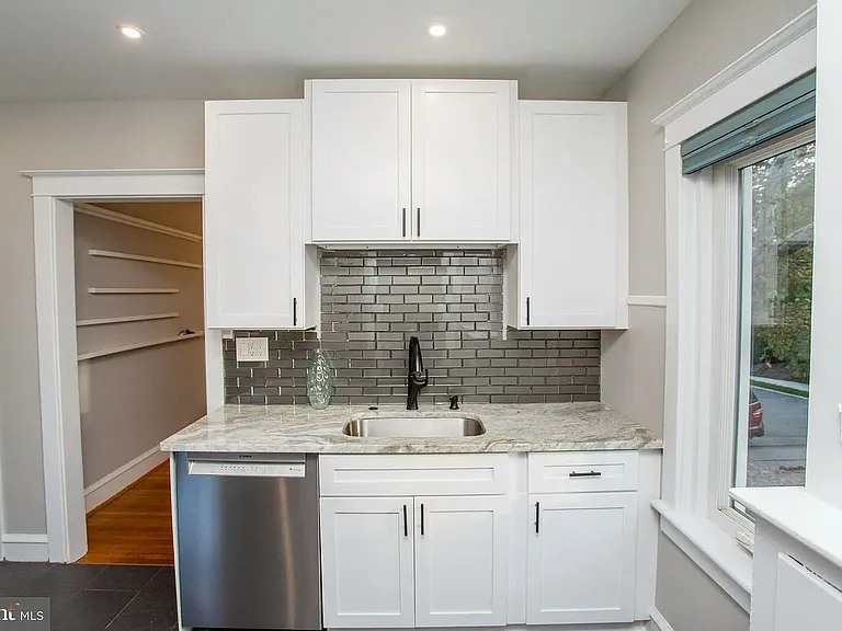 501 E Mount Airy Ave — Photo 16