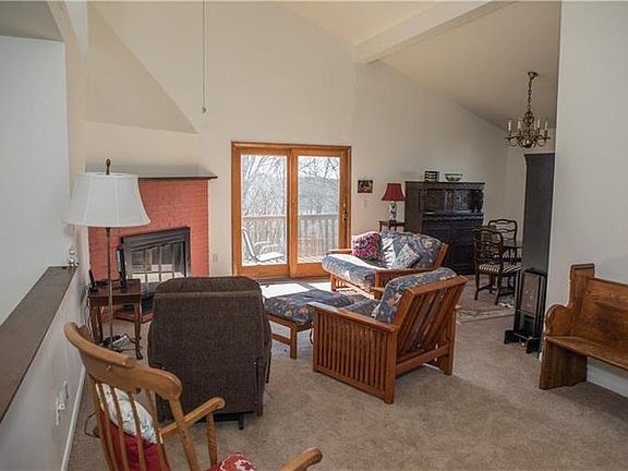 3rd image of 12 Brewster Woods Dr