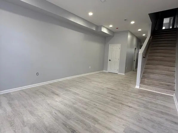 1806 N Mount St, Baltimore, MD 21217