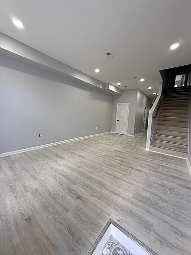 1806 N Mount St Photo 1