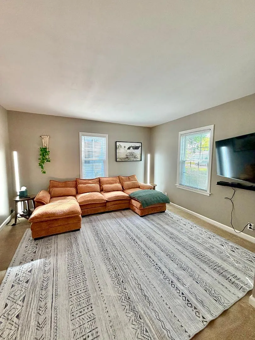 3 bed, 2.0 bath, 1222 sqft, $2,600 — Photo 4