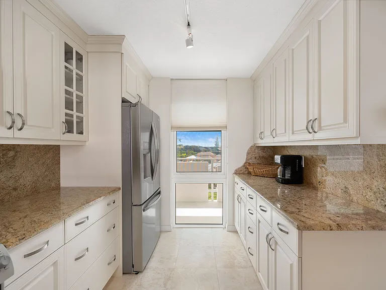 1480 Ocean Dr #4E — Photo 13