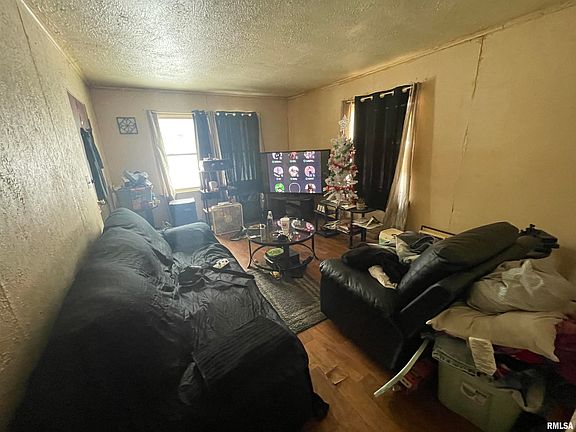 3rd image of 2514 W Latrobe St