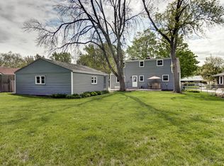 2711 Karen Dr, Rockford, IL 61101