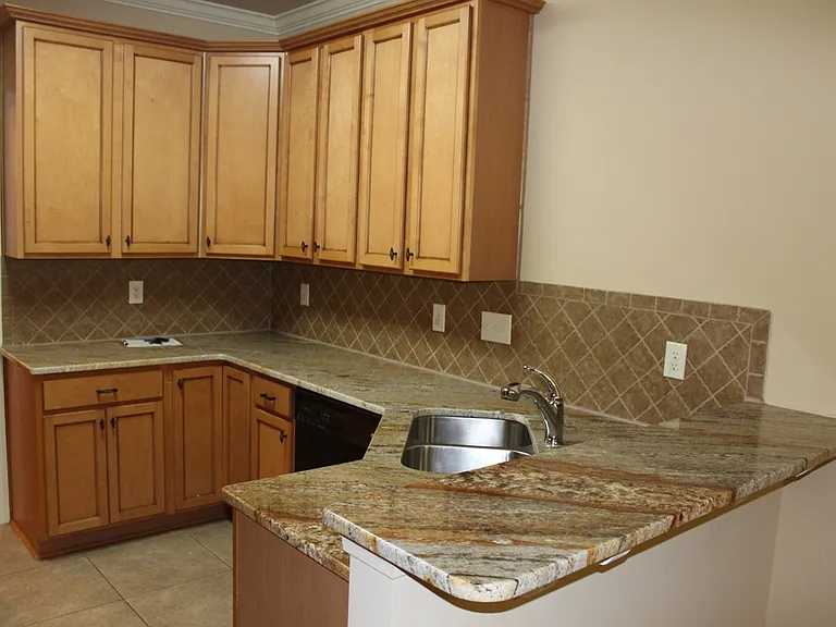 9821 Helmsley Cir — Photo 14