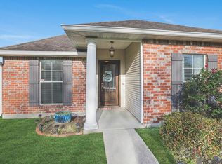 16203 Old Samuel Dr, Prairieville, LA 70769